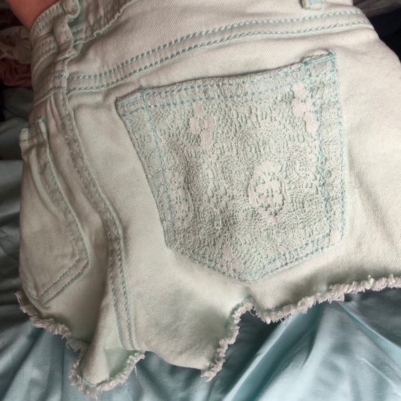 Light blue cut off shorts - Picture 3 of 4